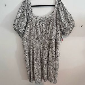 Plus size old navy floral black and white dress